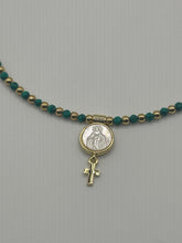 Cargar imagen en el visor de la galería, Choker medalla de Nacar
