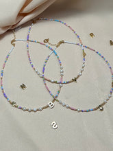 Cargar imagen en el visor de la galería, Choker inicial de pasador Gold
