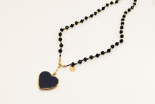 Cargar imagen en el visor de la galería, Collar de nuditos con Cristales Checos negros, balines y dije de corazon de murano
