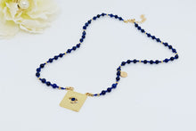 Cargar imagen en el visor de la galería, Collar Boho de nuditos Franciscanos y Piedra Lapislazuli con dije frontal
