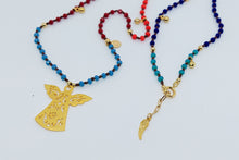 Cargar imagen en el visor de la galería, Collar Boho cristales checos con dije de ángel frontal y mini dije en broche
