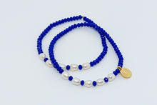 Cargar imagen en el visor de la galería, Pulseras en pares, con Cristales Checos y Perlas blancas de Agua Dulce
