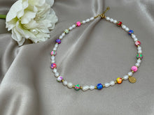Cargar imagen en el visor de la galería, Choker de Perla con Bolitas coloridas de vinilo
